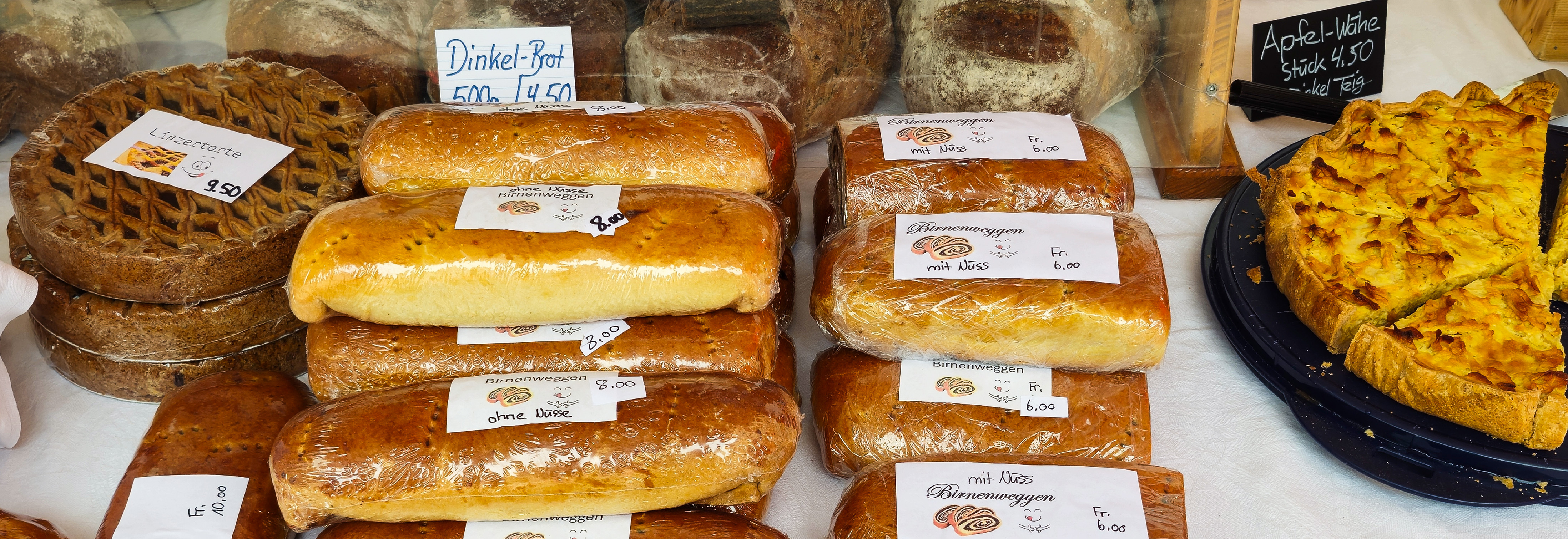 Frisches Brot, Zopf und Gebäck vom Haflingerhof in Egg b. Einsiedeln